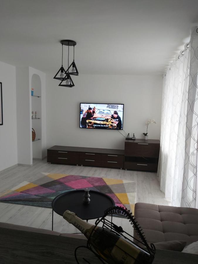 Chic Apartament Deva Eksteriør bilde