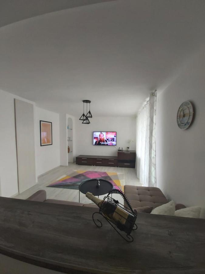 Chic Apartament Deva Eksteriør bilde