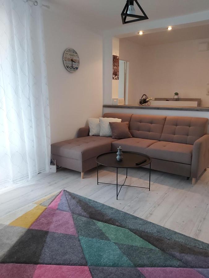 Chic Apartament Deva Eksteriør bilde